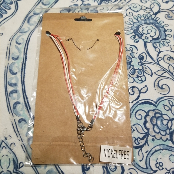 NWT Pink Shell Style Necklace and Earring Set - Picture 2 of 7